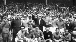 WC italy 38 206598-retro-1938-l-italie-reussit-le-double